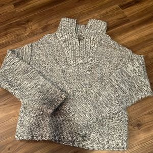 NWOT universal thread pullover